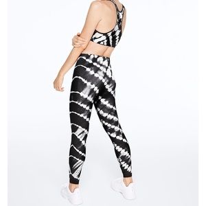 🆕VS PINK SEAMLESS WORKOUT TIGHT.NIP!